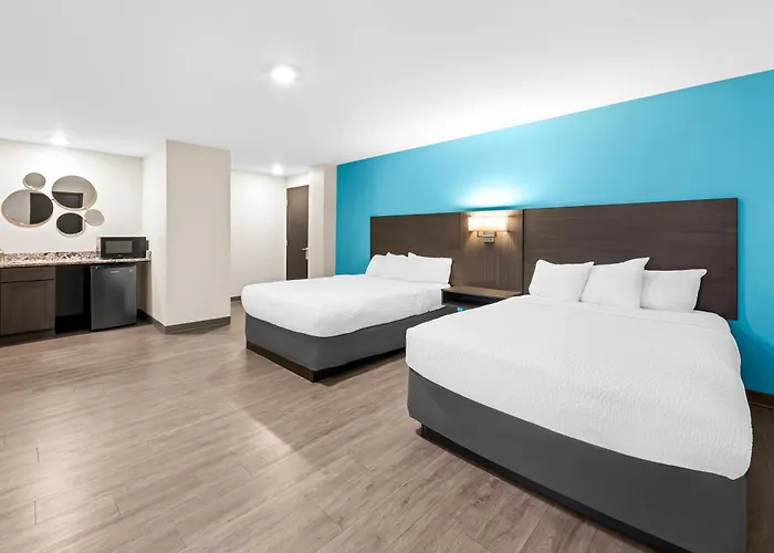 Deluxe Queen Room